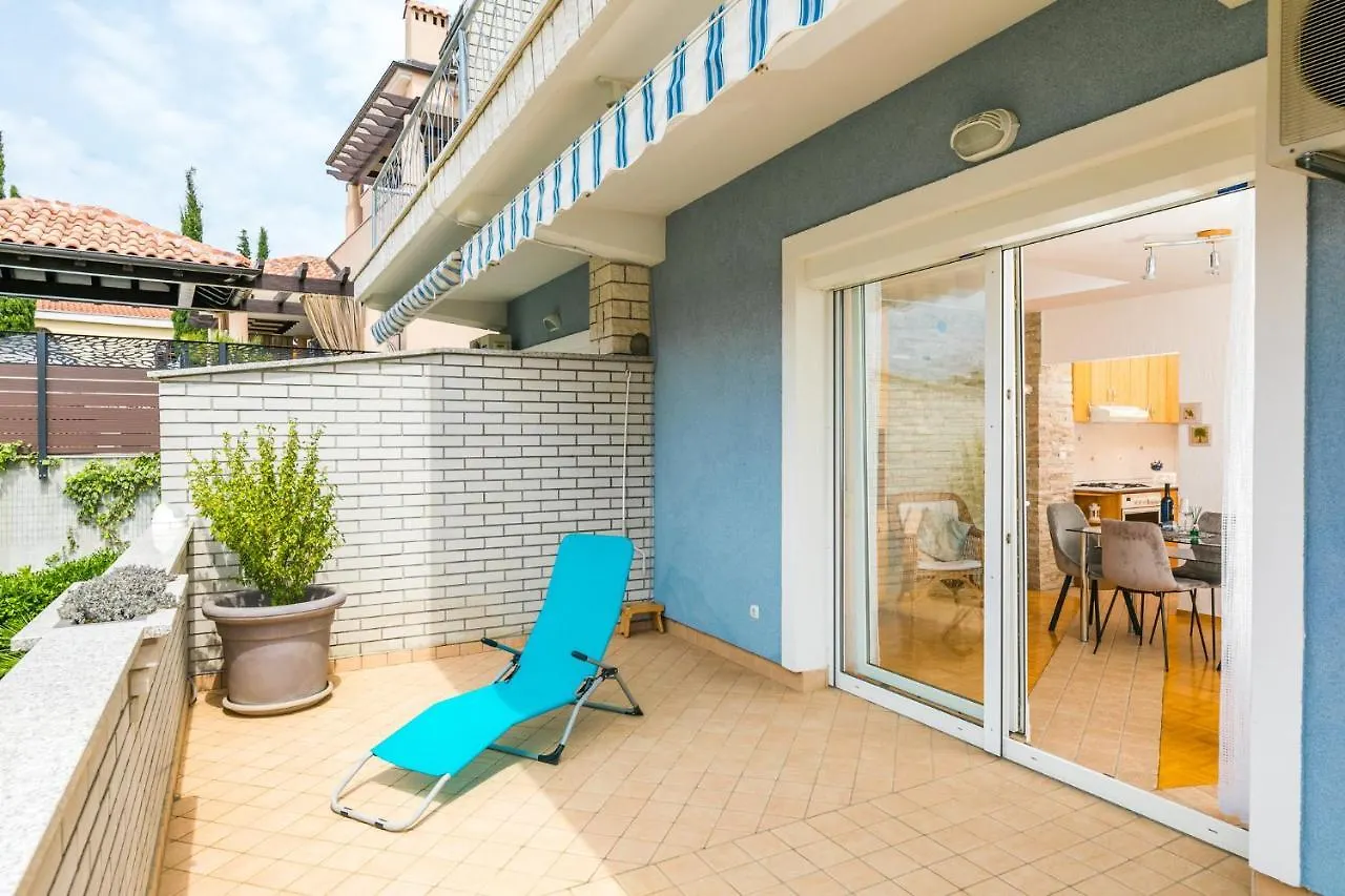 Blue Pearl Apartments Crikvenica 0*,