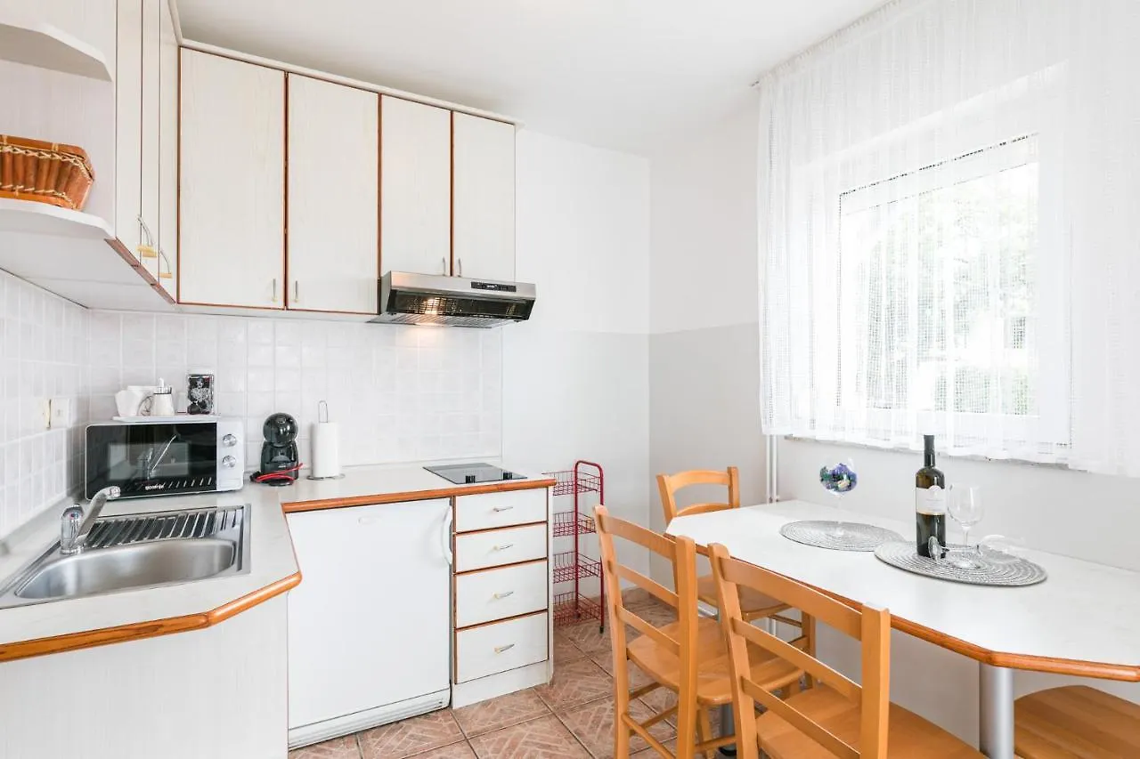 Blue Pearl Apartments Crikvenica 0*,  Croatia